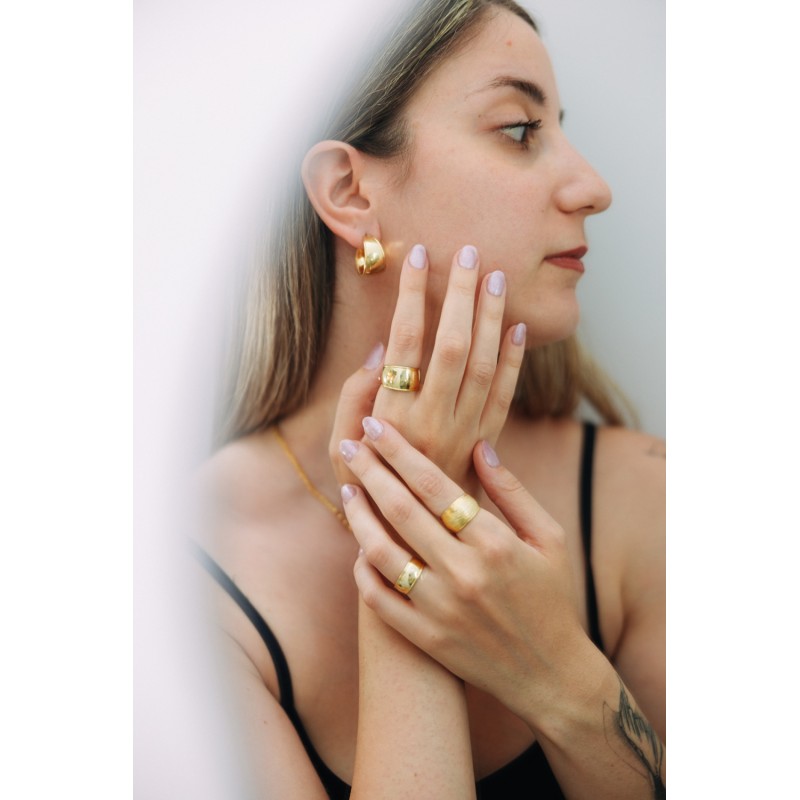 Δαχτυλίδι μεγάλο επιχρυσωμένο με κυματιστό σχέδιο, ασήμι 925 Δαχτυλίδι μεγάλο επιχρυσωμένο με κυματιστό σχέδιο, ασήμι 925