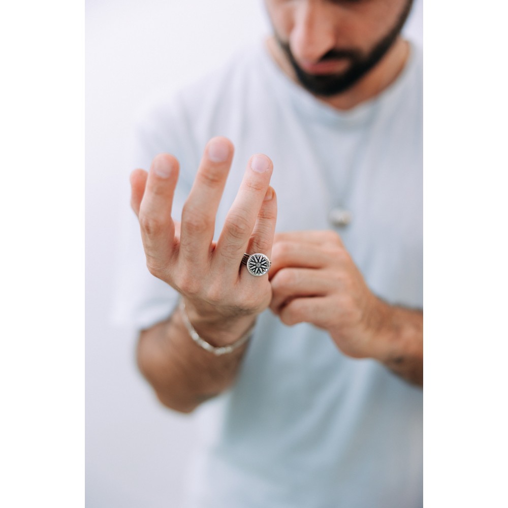 Δαχτυλίδι ήλιος της Βεργίνας. Οξειδωμένο ασήμι 925.