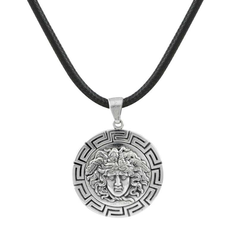 Μεγάλο μενταγιόν Μέδουσα. Οξειδωμένο ασήμι 925. Μεγάλο μενταγιόν Μέδουσα. Οξειδωμένο ασήμι 925.